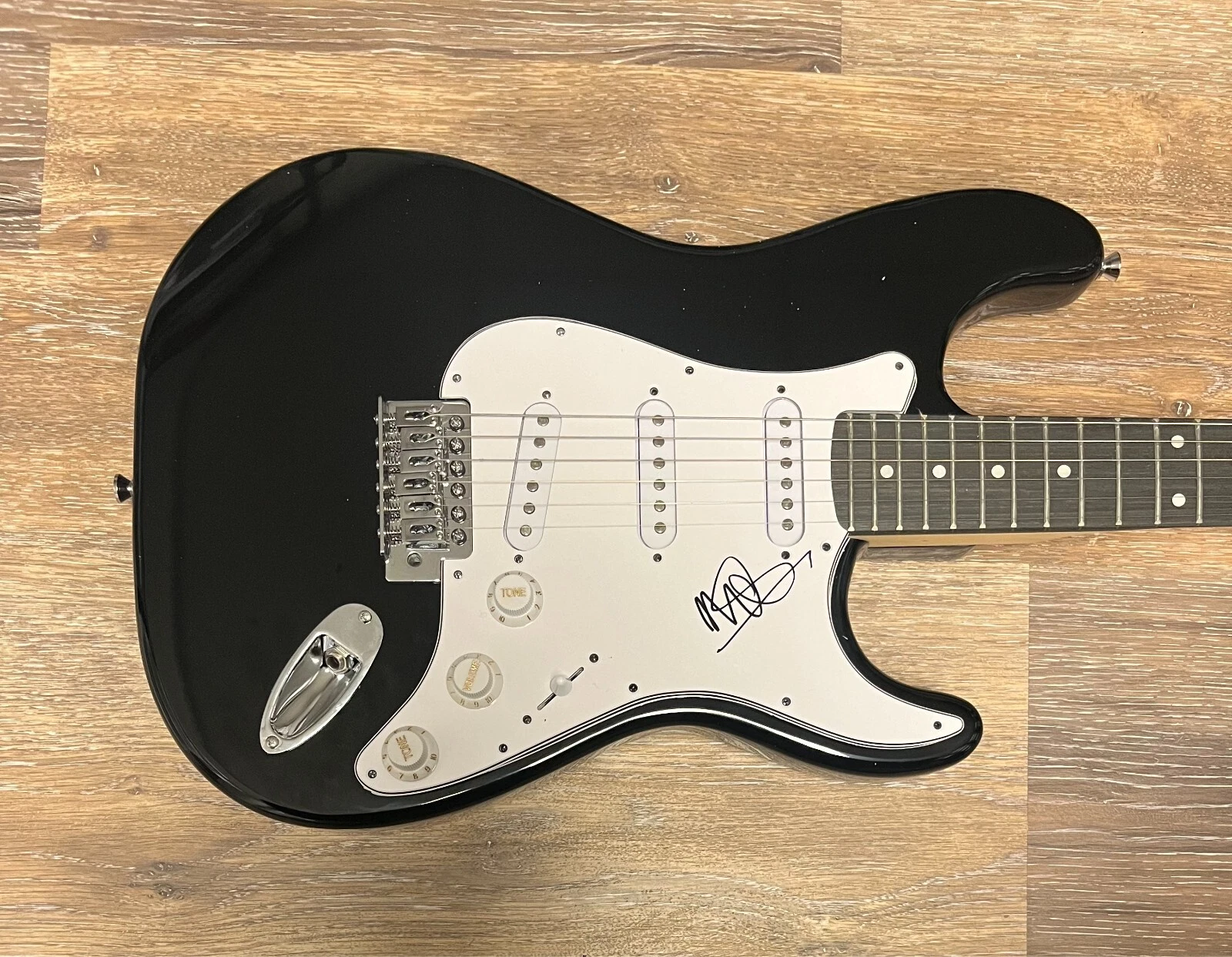 * MICHELLE BRANCH * signed electric guitar * ALL YOU WANTED * 2