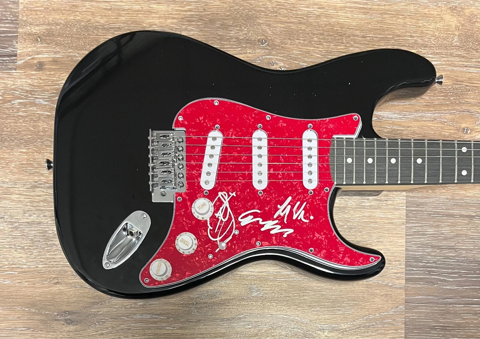 * BADBADNOTGOOD * SIGNED ELECTRIC GUITAR * CHESTER, ALEXANDER & LEYLAND * COLLECTIBLE MEMORABILIA