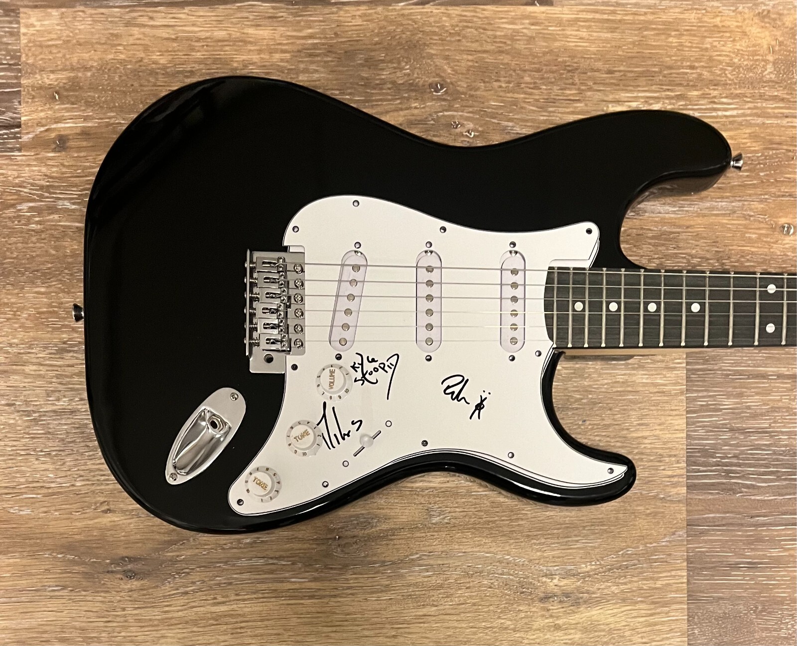 * SLIGHTLY STOOPID * signed guitar *  MILES DOUGHTY, KYLE MCDONALD & RYAN *