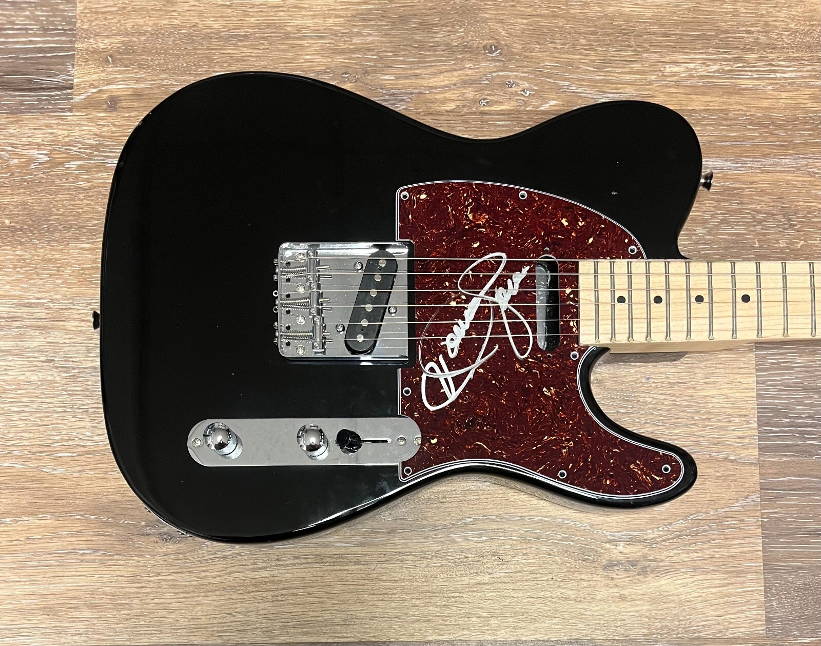 * TOMMY JAMES * signed electric guitar * THE SHONDELLS *