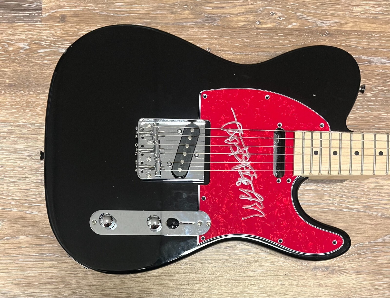 * SHINTARO SAKAMOTO * signed electric guitar * YURA YURA TEIKOKU *