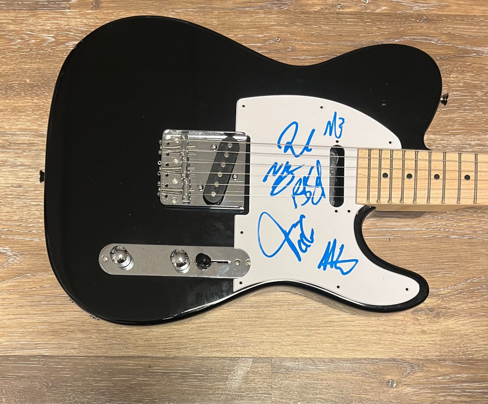 * CAGE THE ELEPHANT * signed electric guitar * MATT SHULTZ * AINT NO REST *