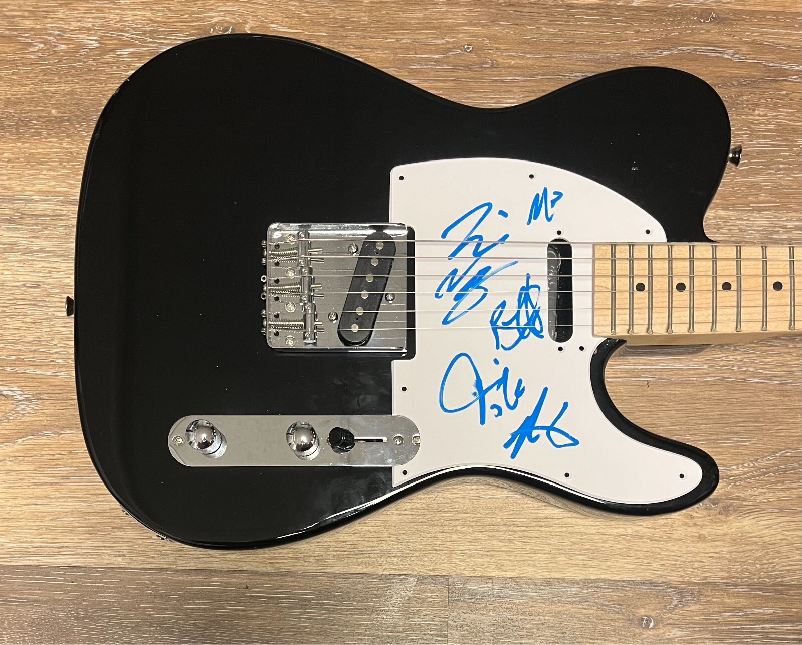 * CAGE THE ELEPHANT * signed electric guitar * MATT SHULTZ * AINT NO REST *