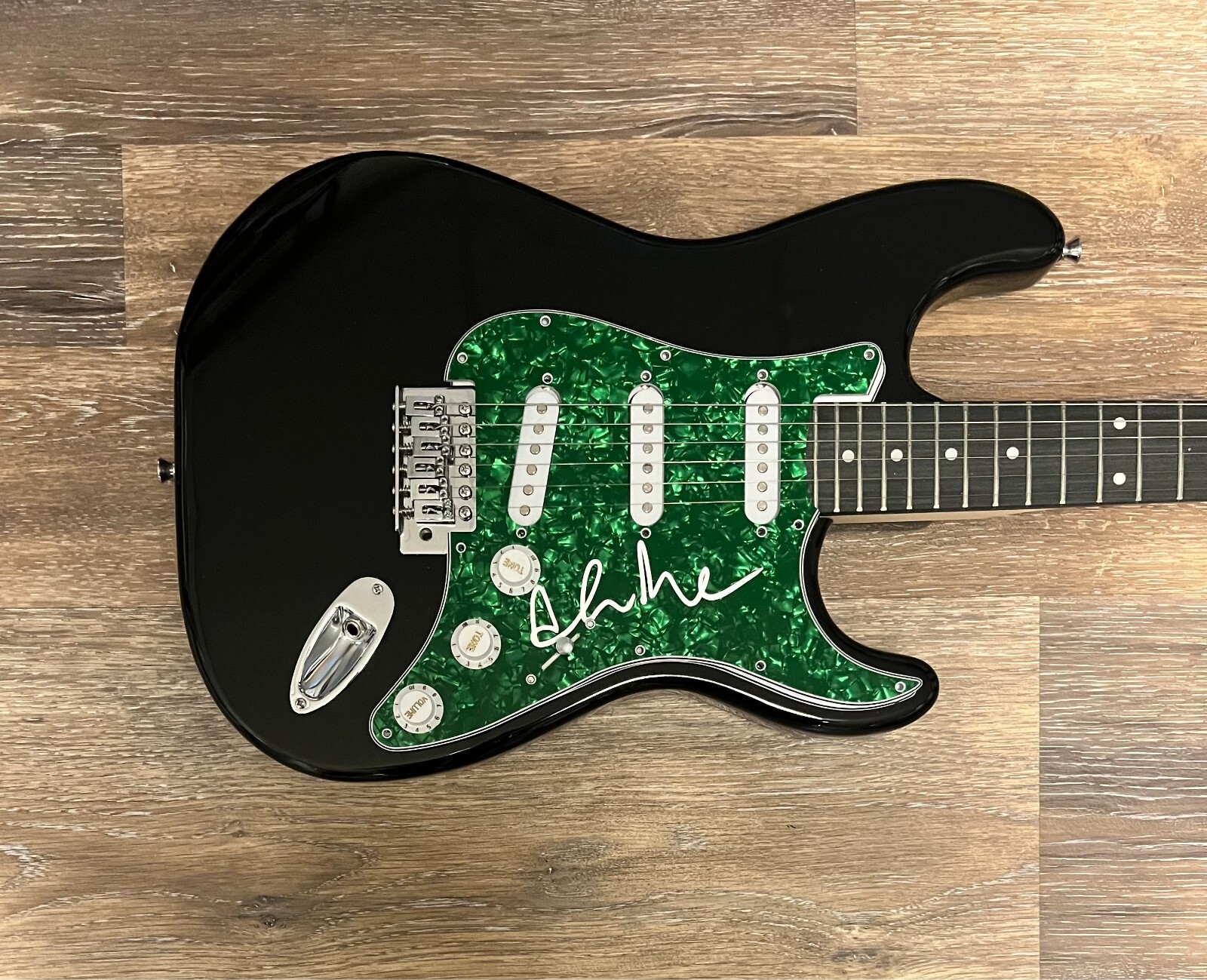 * ANDREW MCMAHON * signed guitar * JACK'S MANNEQUIN * SOMETHING CORPORATE *