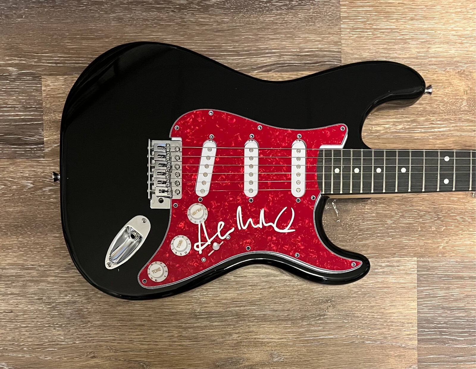 * ANDREW MCMAHON * signed guitar * JACK'S MANNEQUIN * SOMETHING CORPORATE *