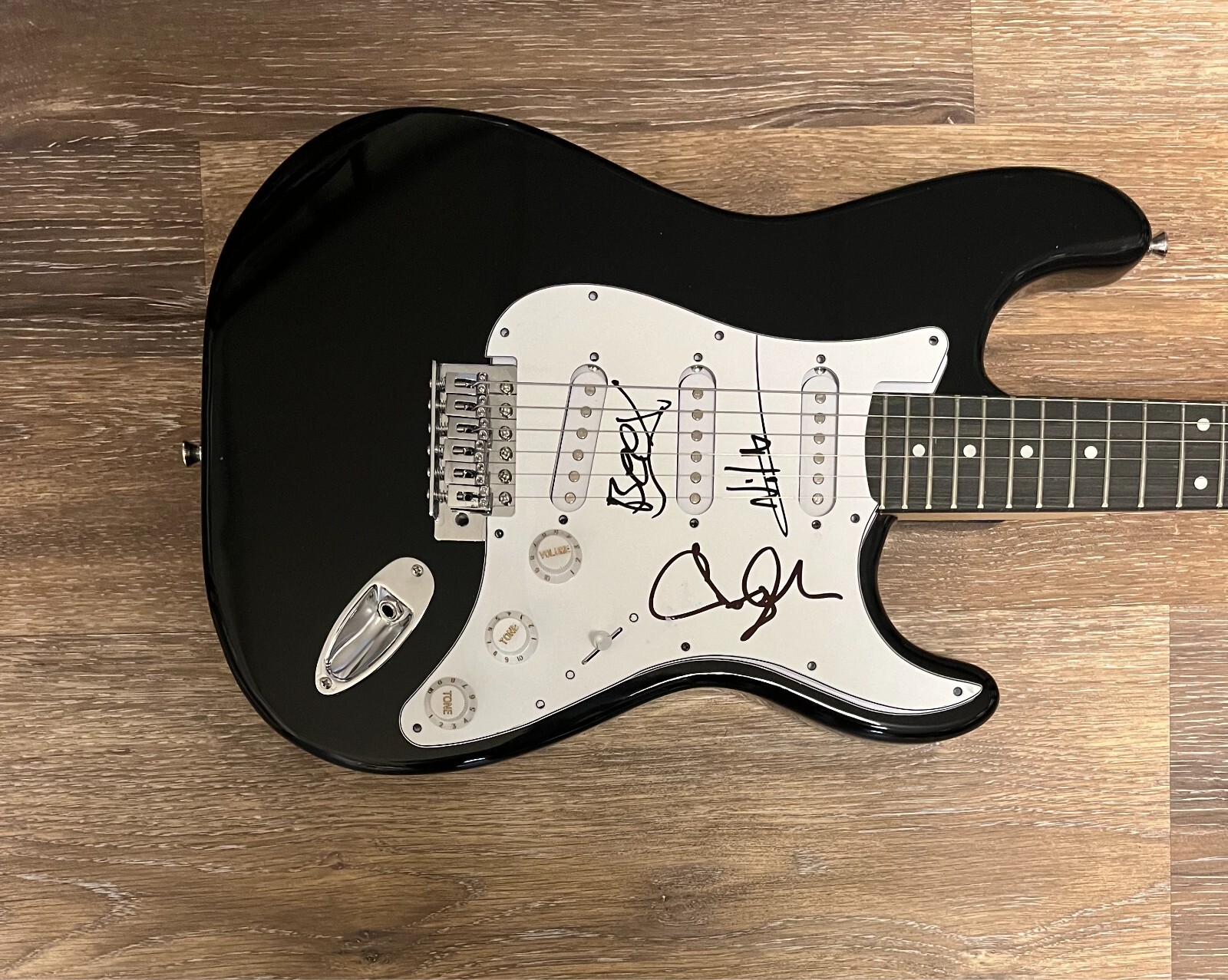* THE LAWRENCE ARMS * signed guitar * NEIL, BRENDAN & CHRIS *
