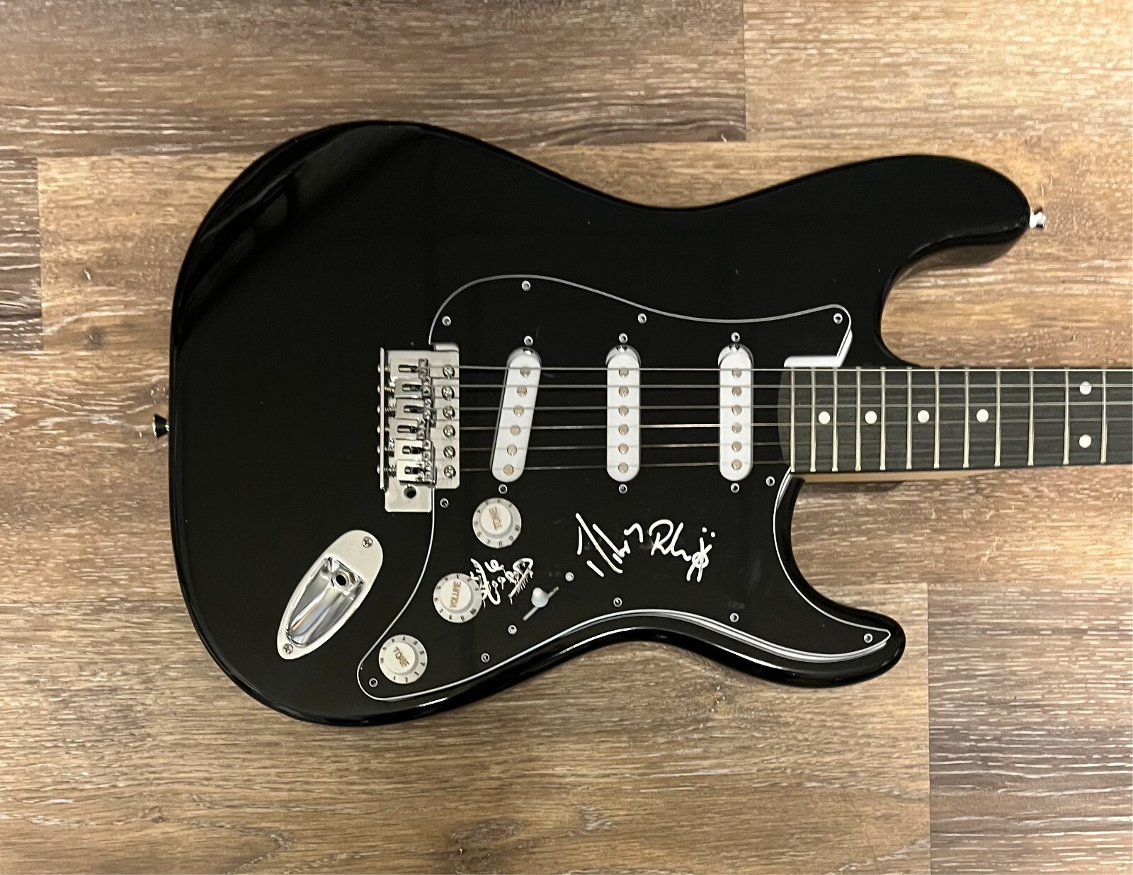 * SLIGHTLY STOOPID * signed guitar *  MILES DOUGHTY, KYLE MCDONALD & RYAN *