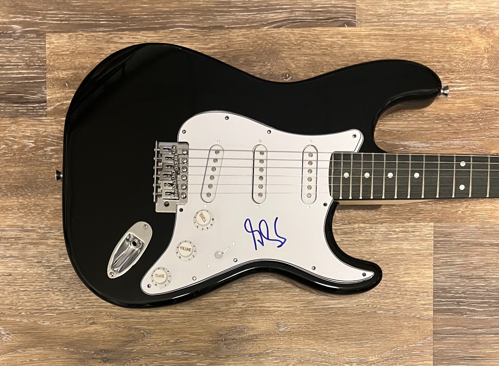 * GILBY CLARKE * signed electric guitar * GUNS N' ROSES *