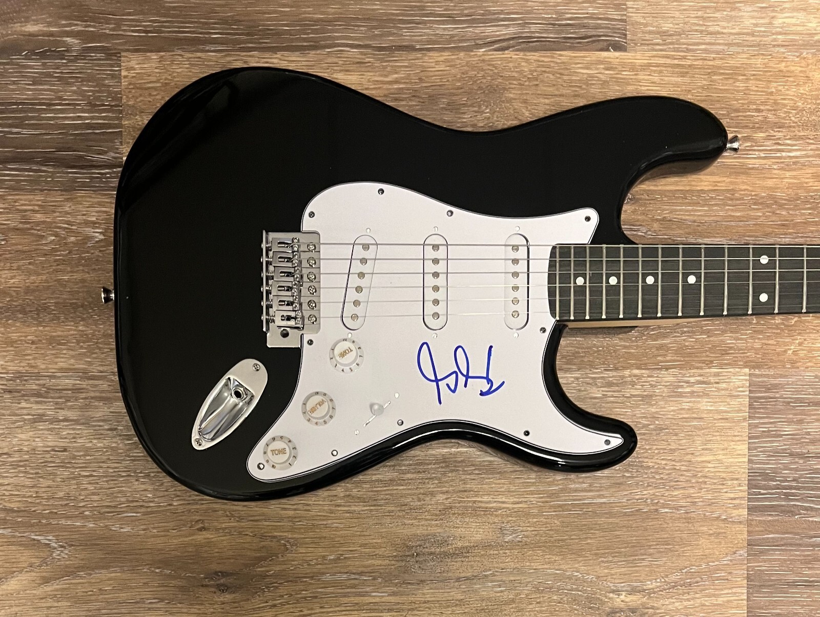 * GILBY CLARKE * signed electric guitar * GUNS N' ROSES *