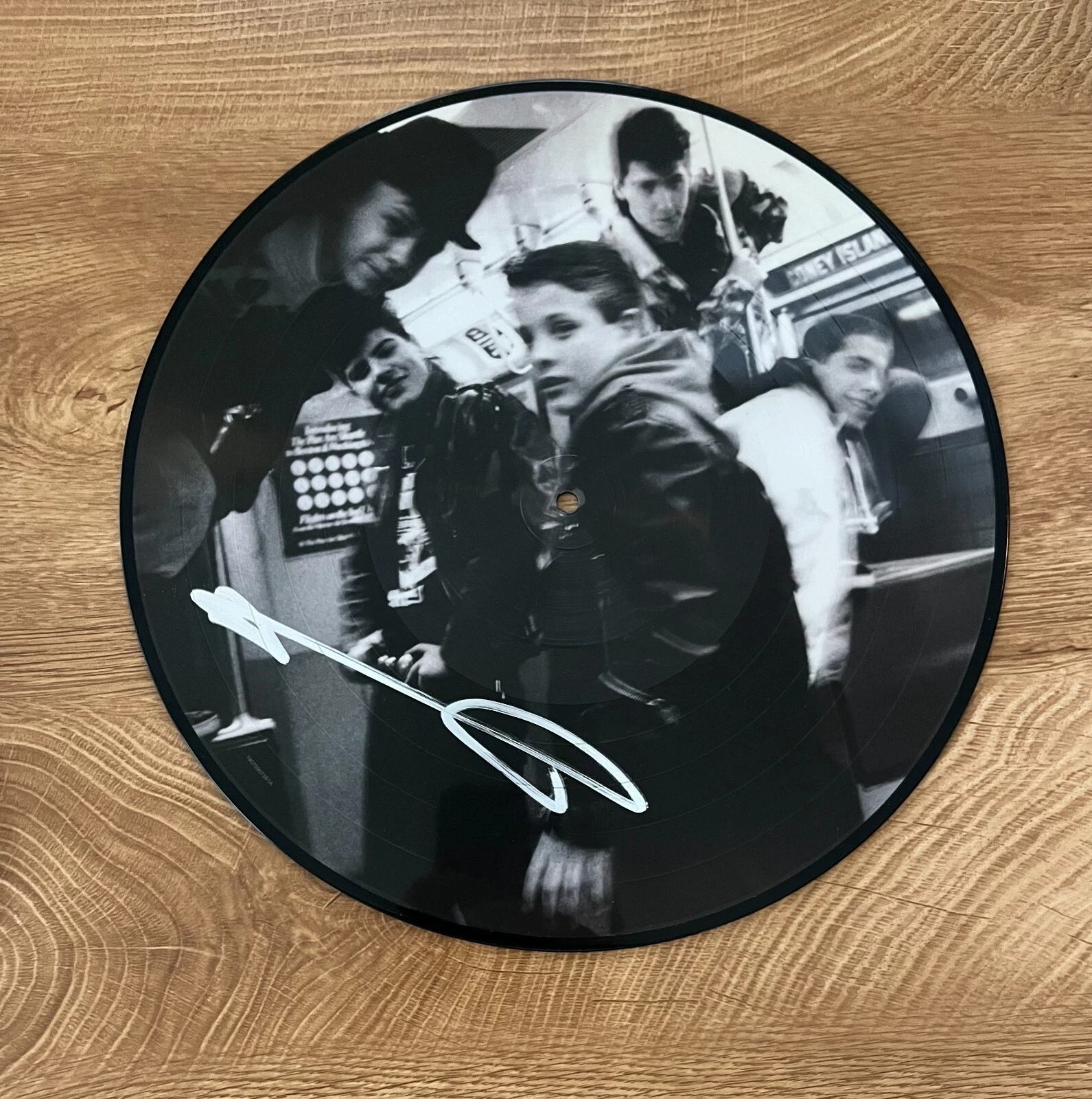 * DONNIE WAHLBERG * signed picture disc * NEW KIDS ON THE BLOCK * HANGIN' TOUGH