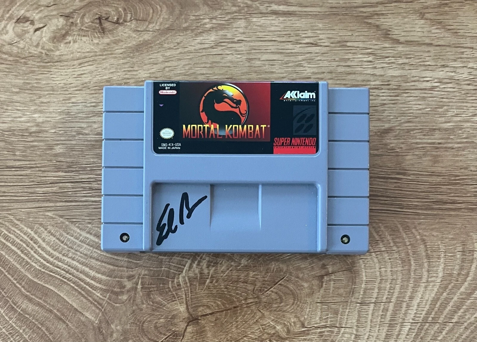 * ED BOON * SIGNED SUPER NINTENDO GAME CARTRIDGE * MORTAL KOMBAT * COLLECTIBLE MEMORABILIA