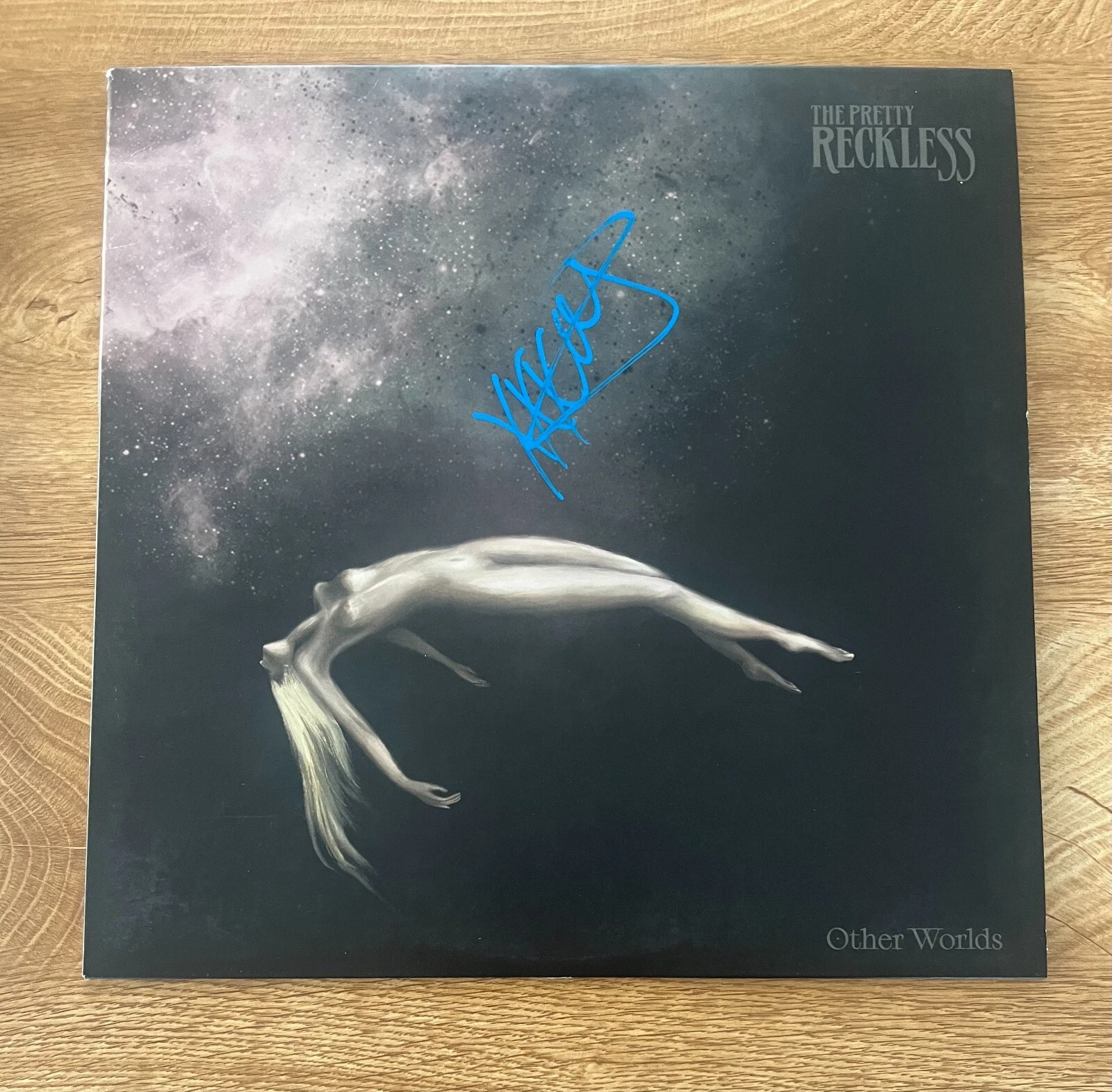 * TAYLOR MOMSEN * signed vinyl album * THE PRETTY RECKLESS * OTHER WORLDS *