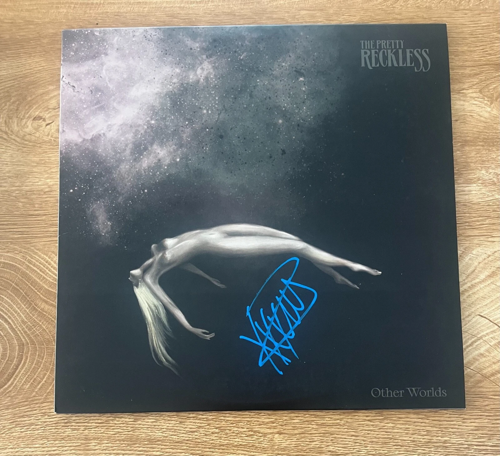 * TAYLOR MOMSEN * signed vinyl album * THE PRETTY RECKLESS * OTHER WORLDS *