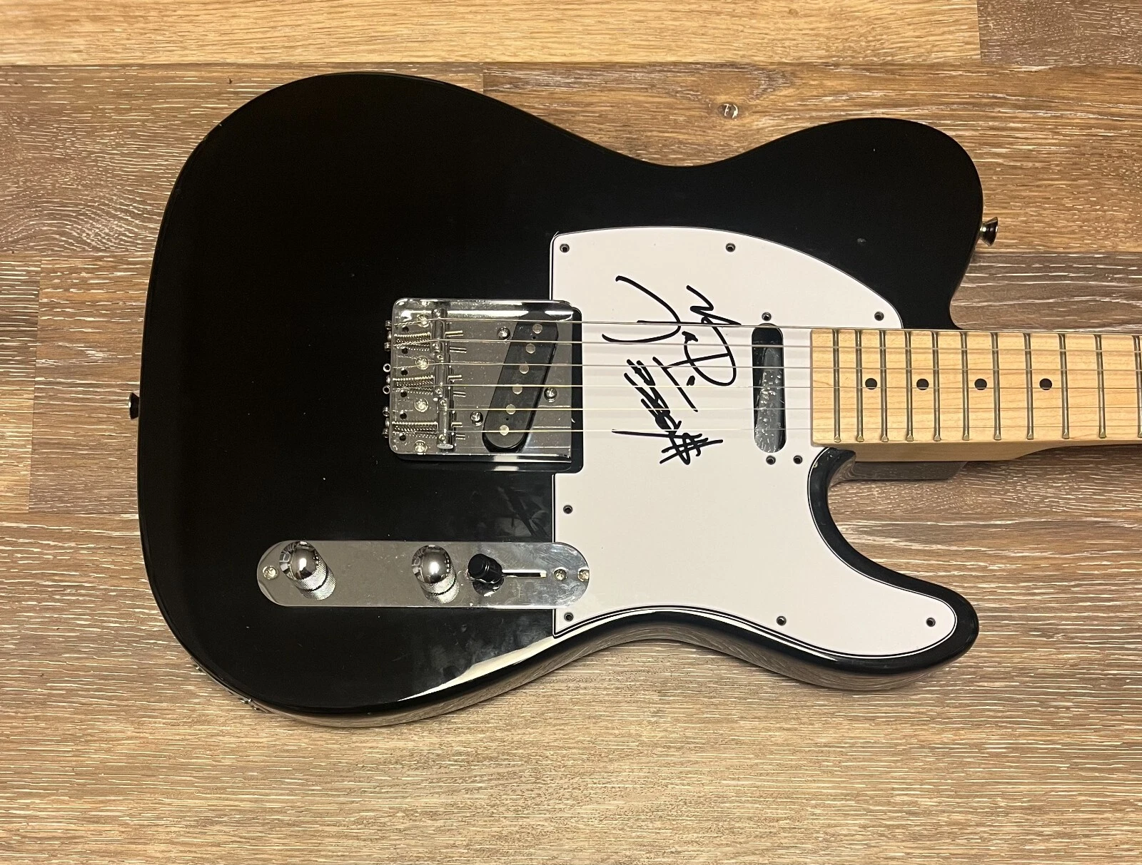 * MARQ TORIEN * signed electric guitar * BULLETBOYS *