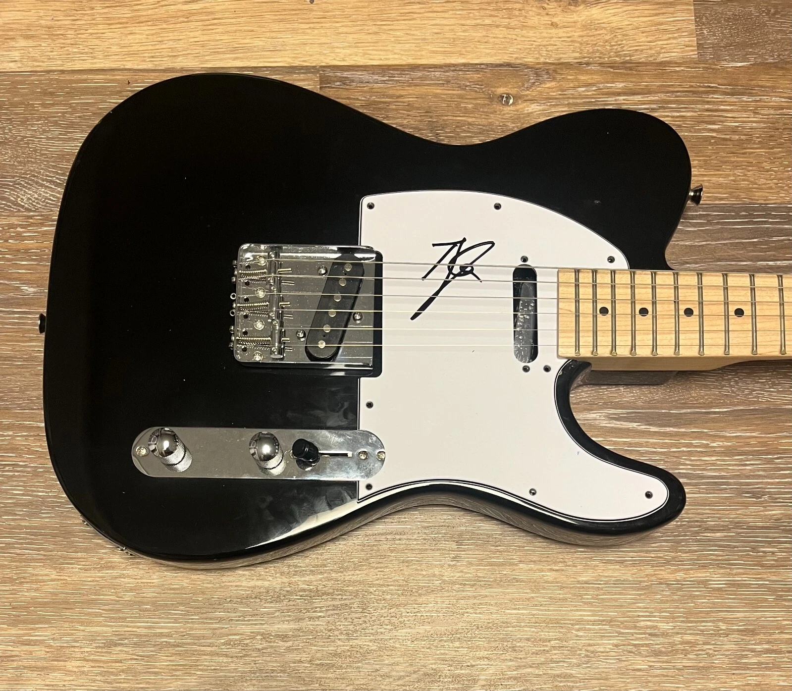 * TYLER GLENN * signed electric guitar * NEON TREES *
