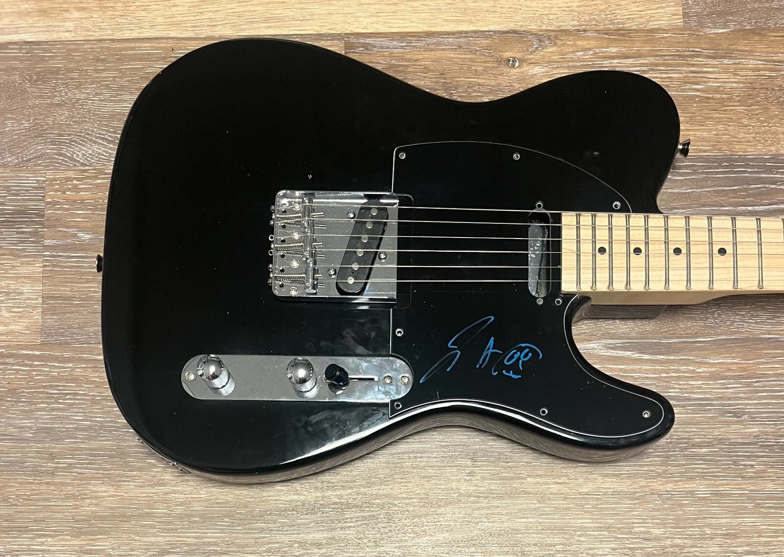 * JON AUER * signed electric guitar * THE POSIES *