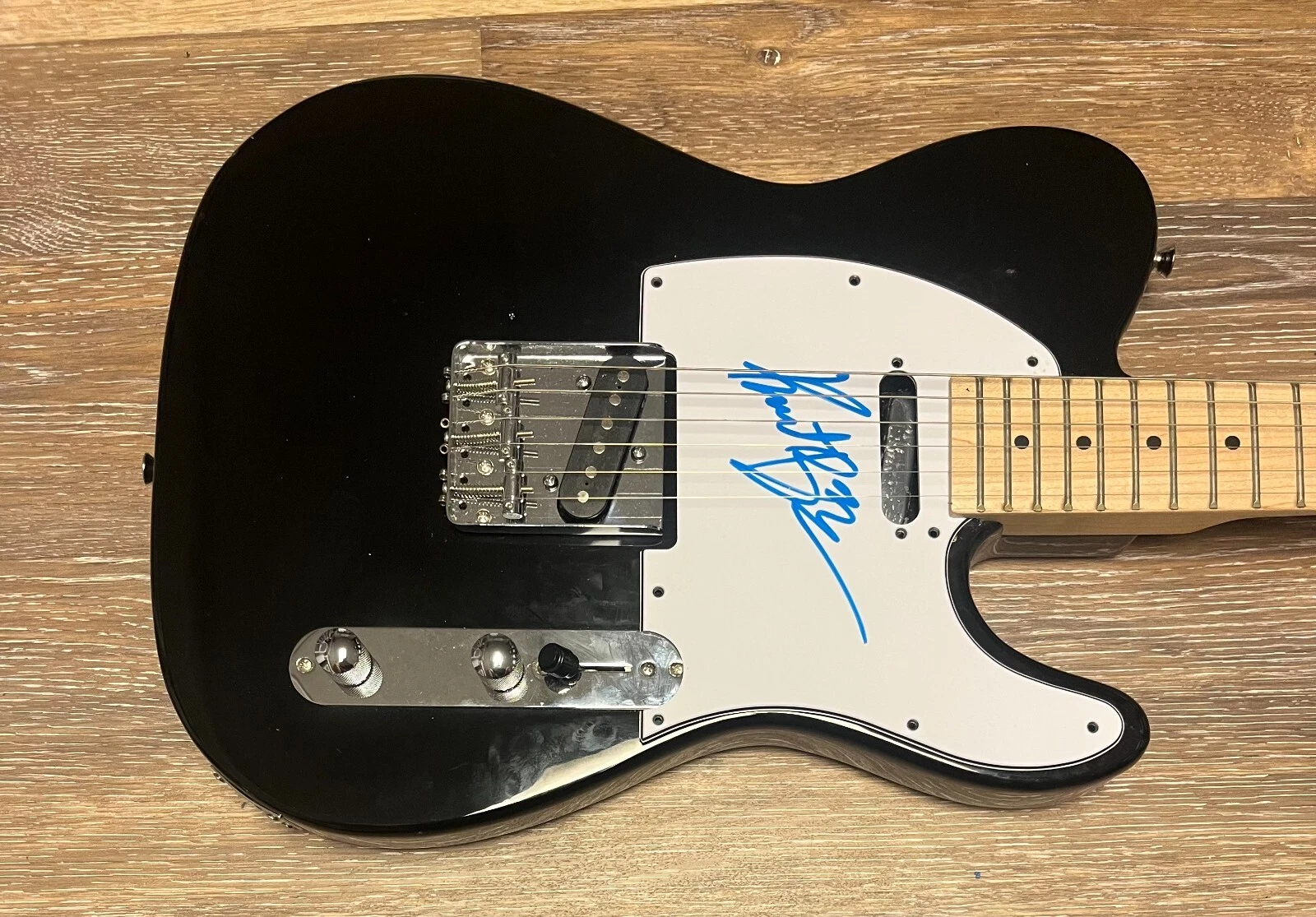 * KURT NEUMANN * signed electric guitar * BODEANS *
