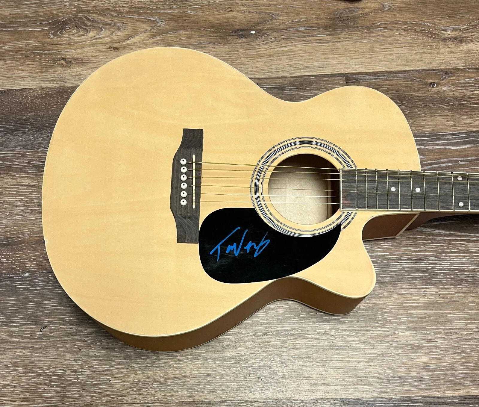 * TANNER USREY * signed acoustic guitar * BEAUTIFUL LIES *