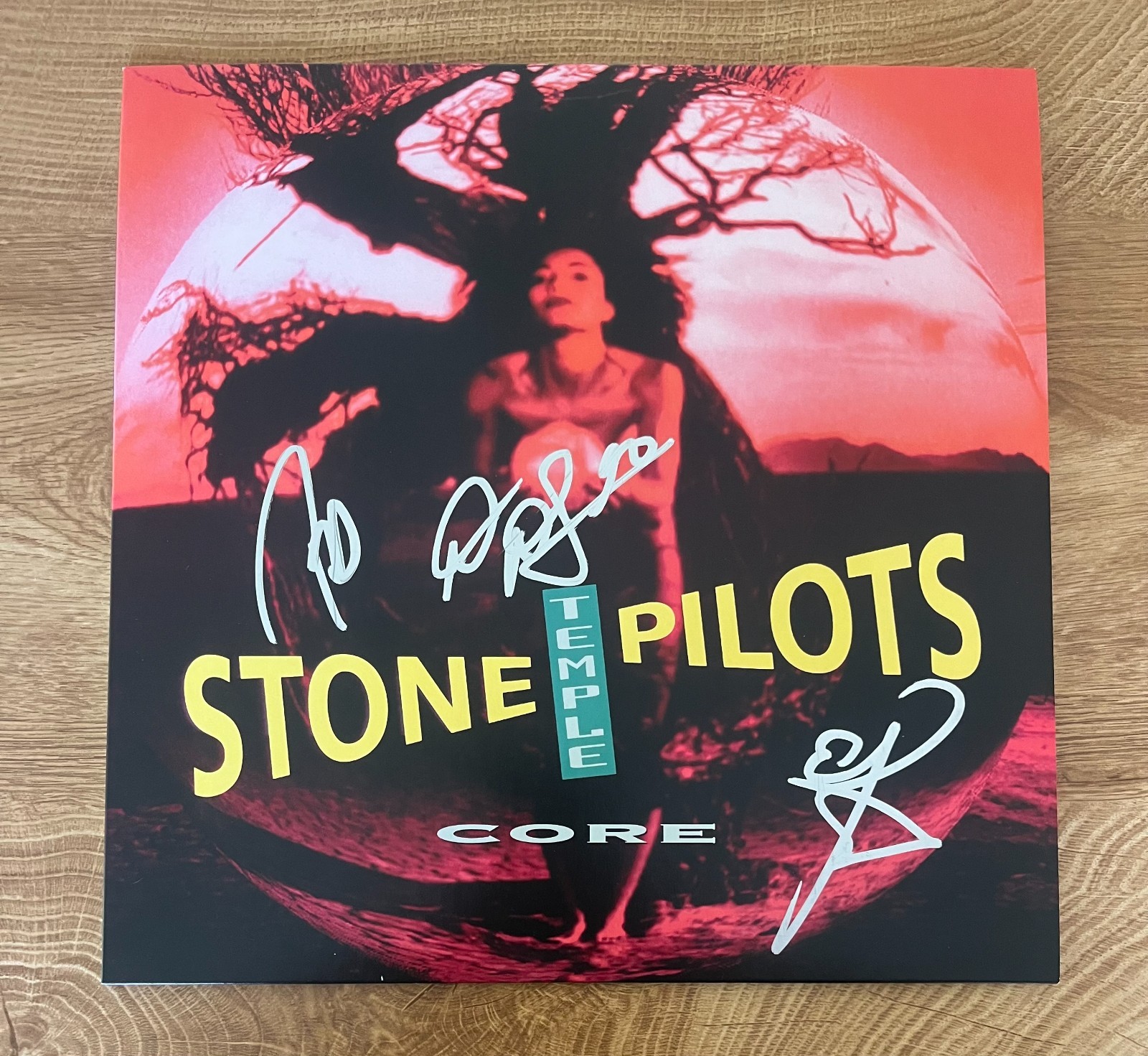 * STONE TEMPLE PILOTS * signed album * CORE * ROBERT & DEAN DELEO & ERIC KRETZ *