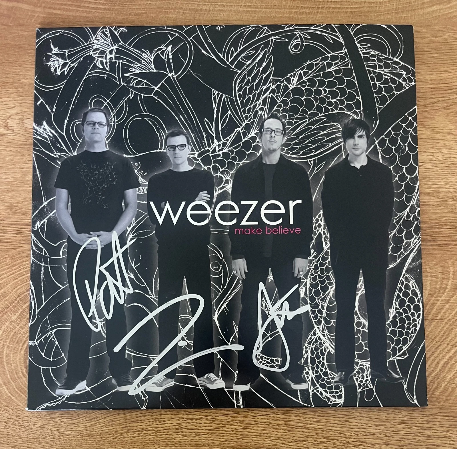 * WEEZER * signed vinyl album * MAKE BELIEVE * RIVERS CUOMO, PATRICK & SCOTT *