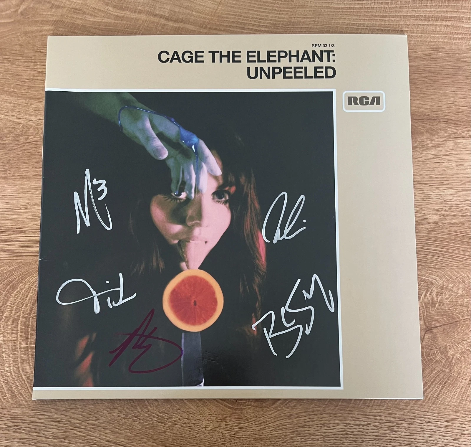 * CAGE THE ELEPHANT * signed vinyl album * UNPEELED * MATT SHULTZ *