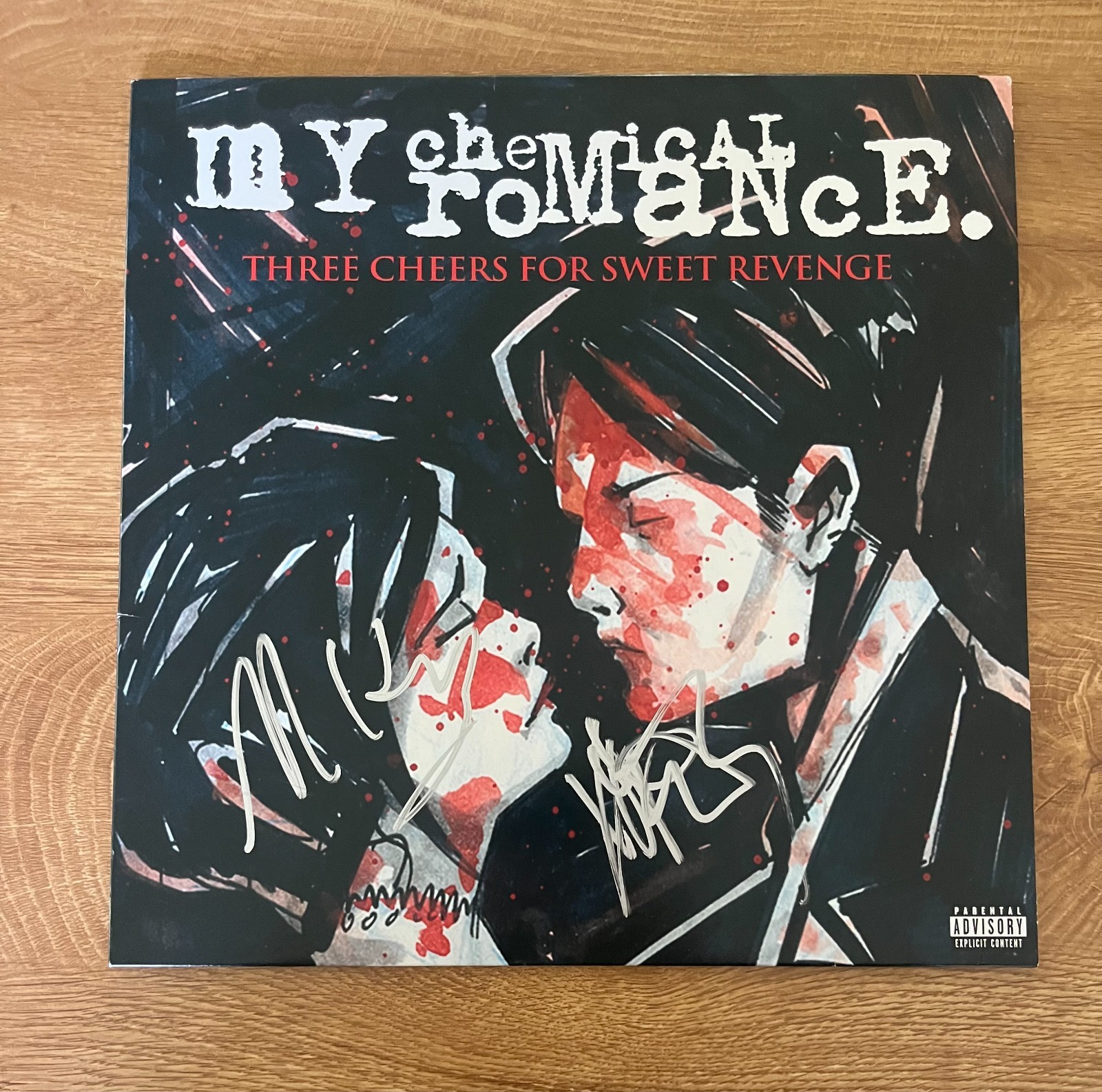 * MY CHEMICAL ROMANCE * signed album * THREE CHEERS * FRANK IERO & MIKEY WAY *