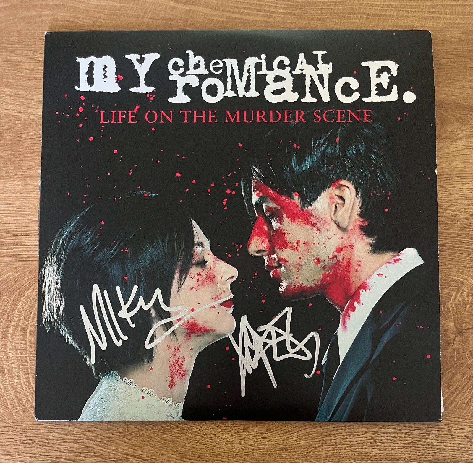 * MY CHEMICAL ROMANCE * signed album * MURDER SCENE * FRANK IERO & MIKEY WAY *