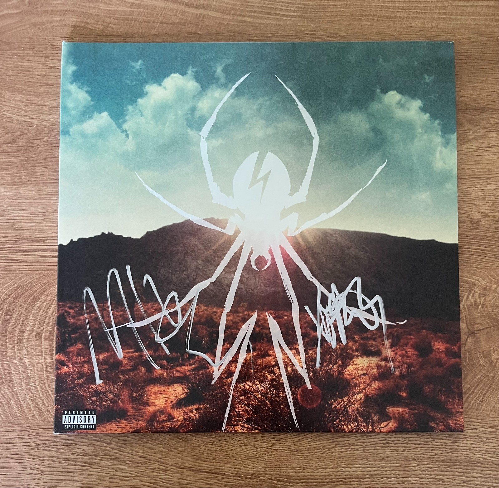 * MY CHEMICAL ROMANCE * signed album * DANGER DAYS * FRANK IERO & MIKEY WAY *