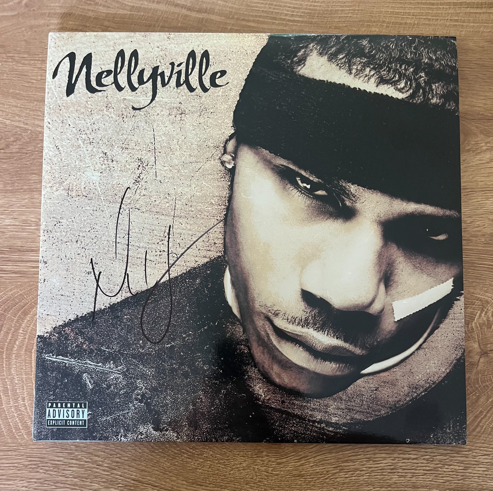 * NELLY * signed vinyl album * NELLYVILLE *