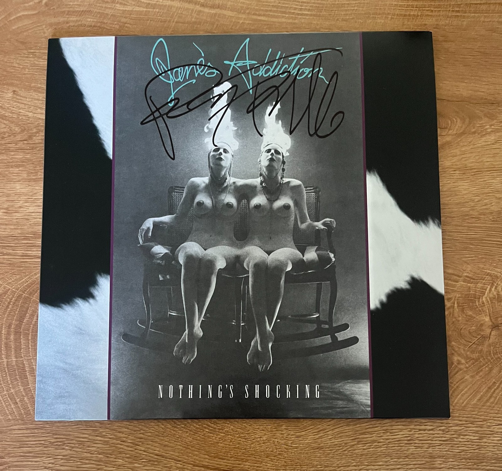 * PERRY FARRELL * signed vinyl album * JANE'S ADDICTION * NOTHING'S SHOCKING *