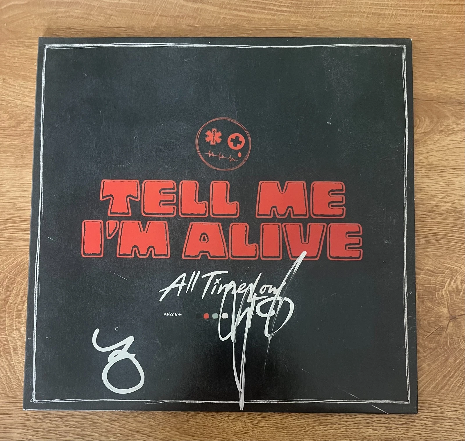 * ALL TIME LOW * signed vinyl album * TELL ME IM ALIVE *
