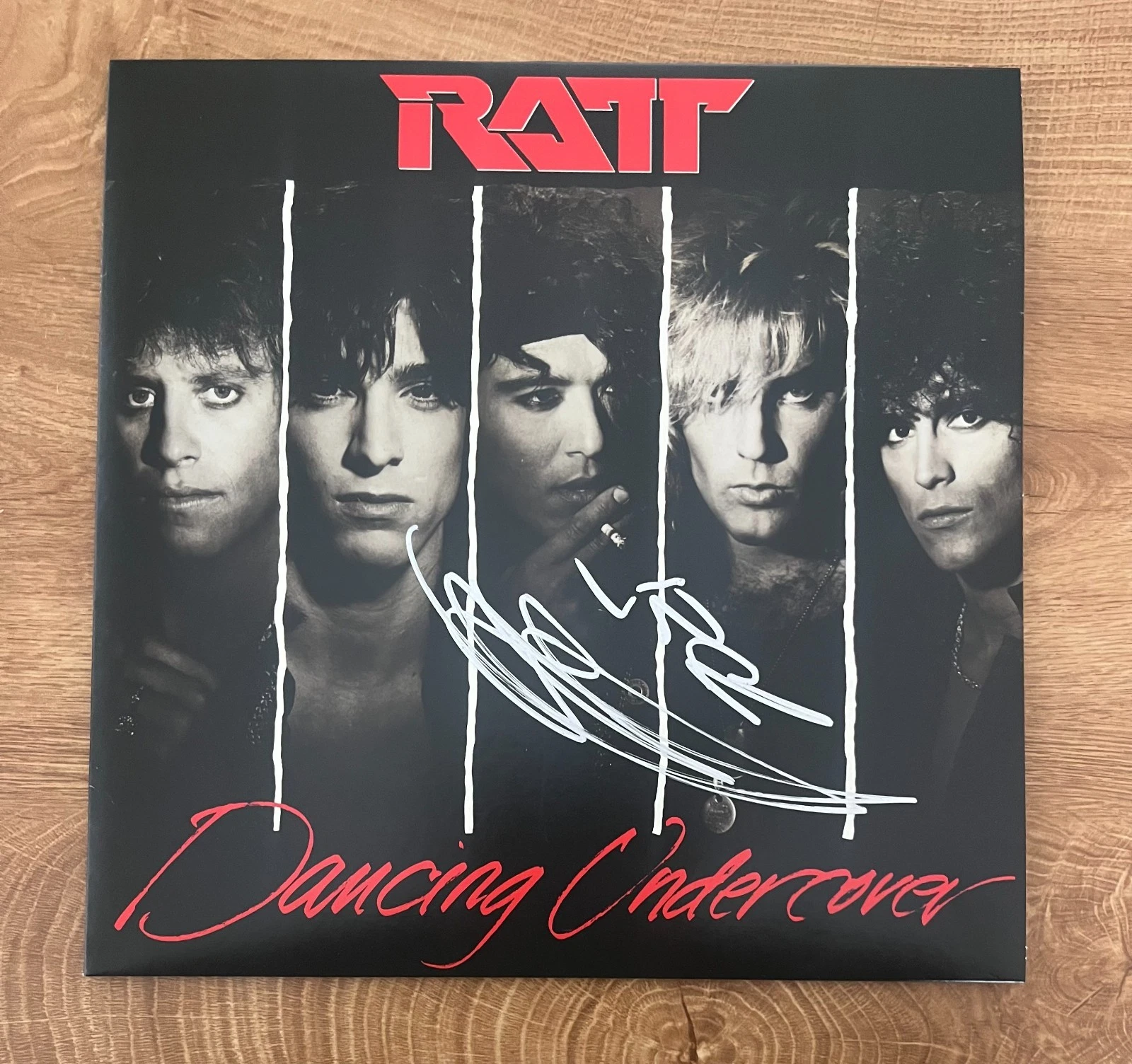 * RATT * signed album * DANCING UNDERCOVER * STEPHEN PEARCY * * COA