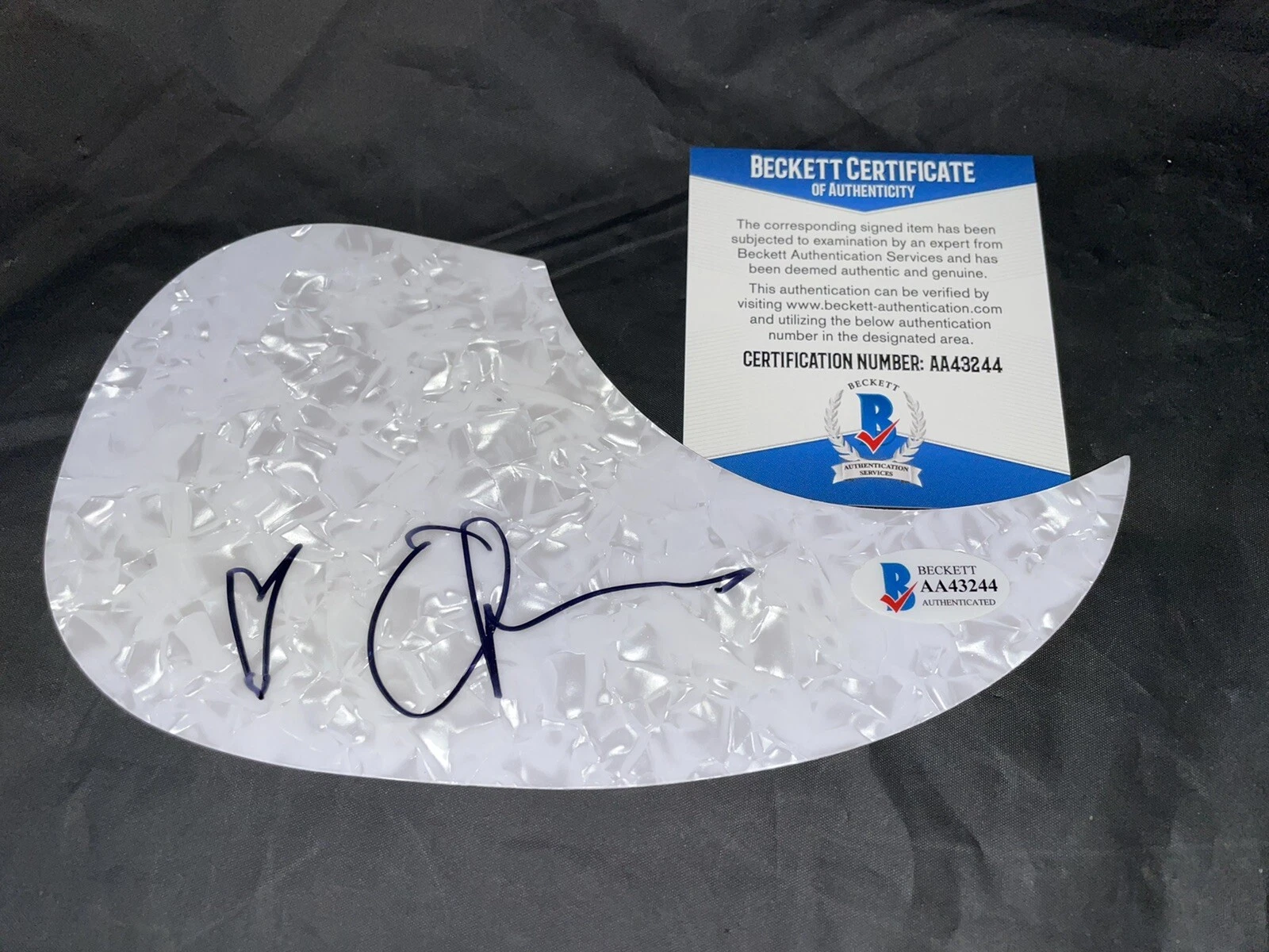 Emmy Lou Harris Signed Acoustic Pickguard 14x Grammy Winner Superstar Beckett #3