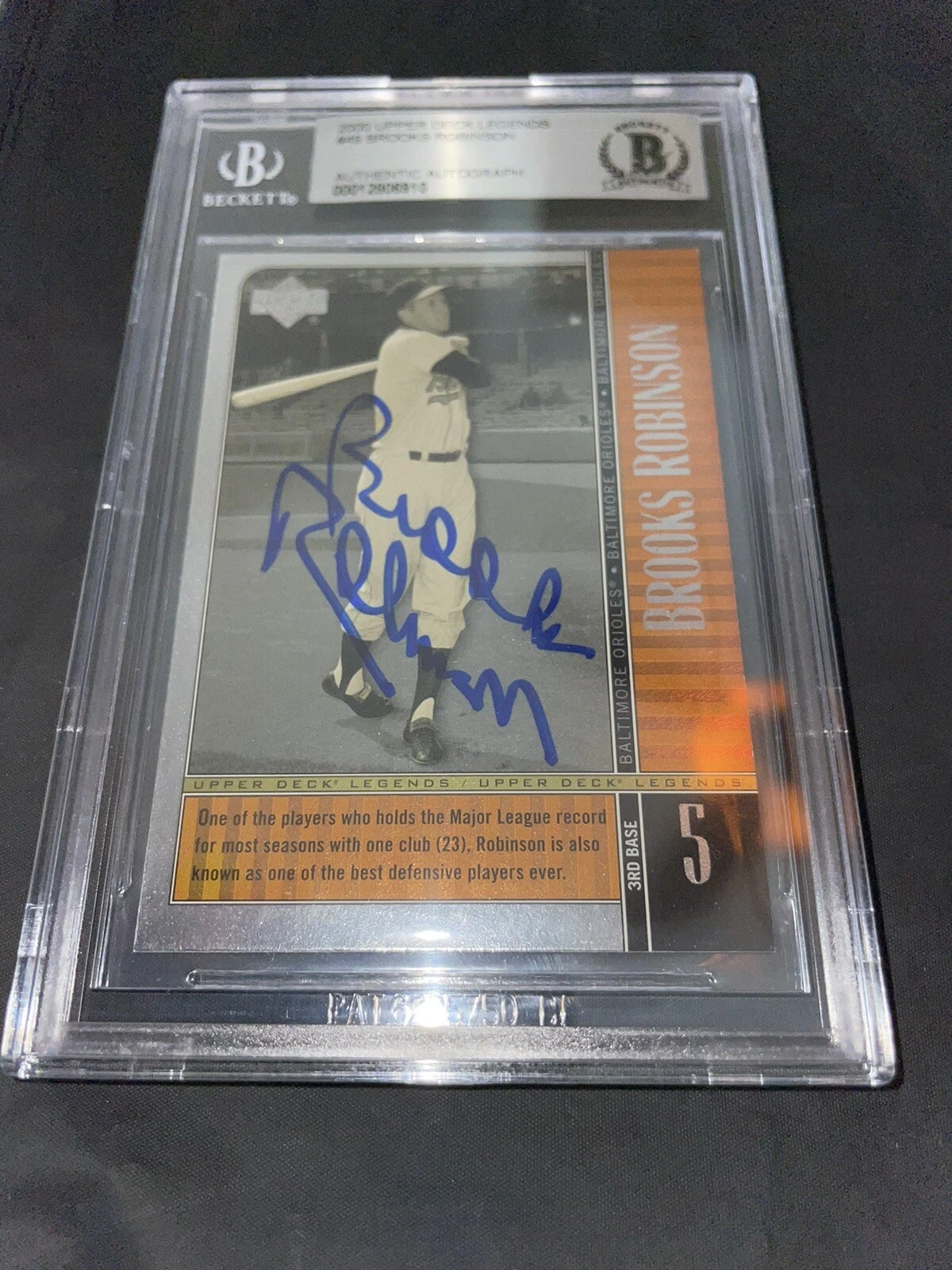Brooks Robinson Signed 2000 Upper Deck Legends Card Baltimore Orioles Beckett