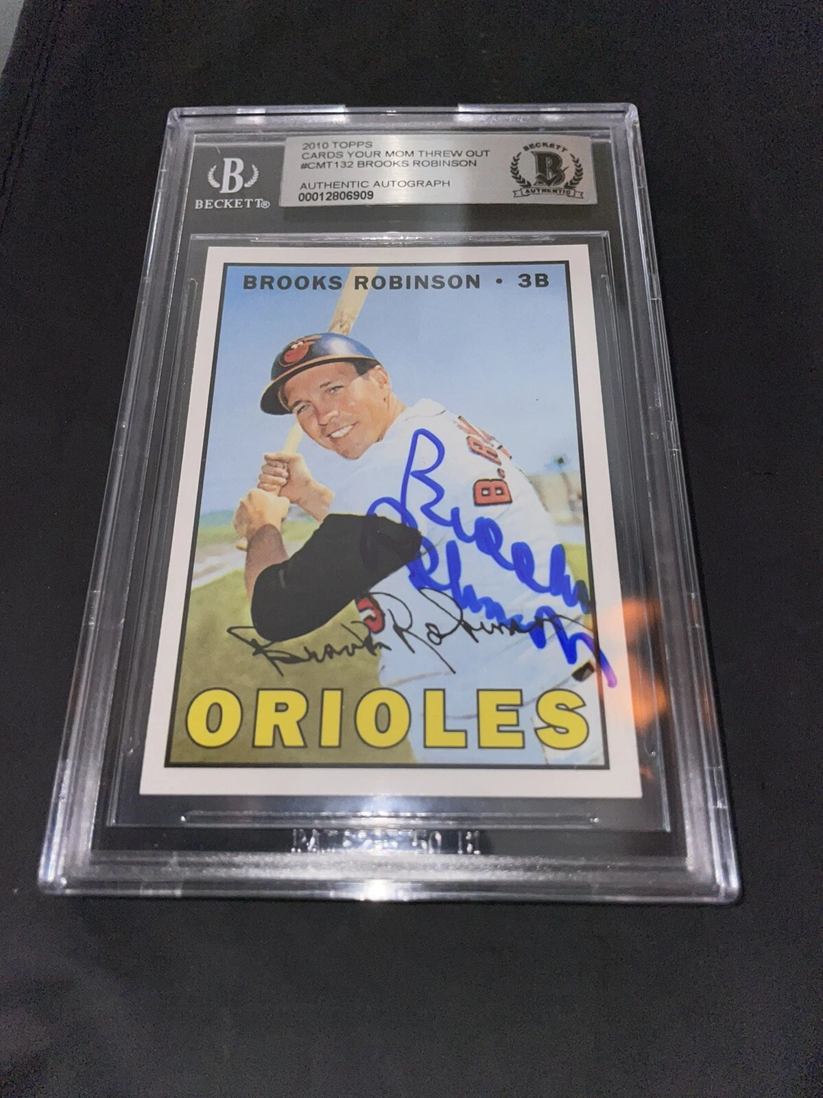 Brooks Robinson Signed 2010 Topps Card Baltimore Orioles Beckett #2