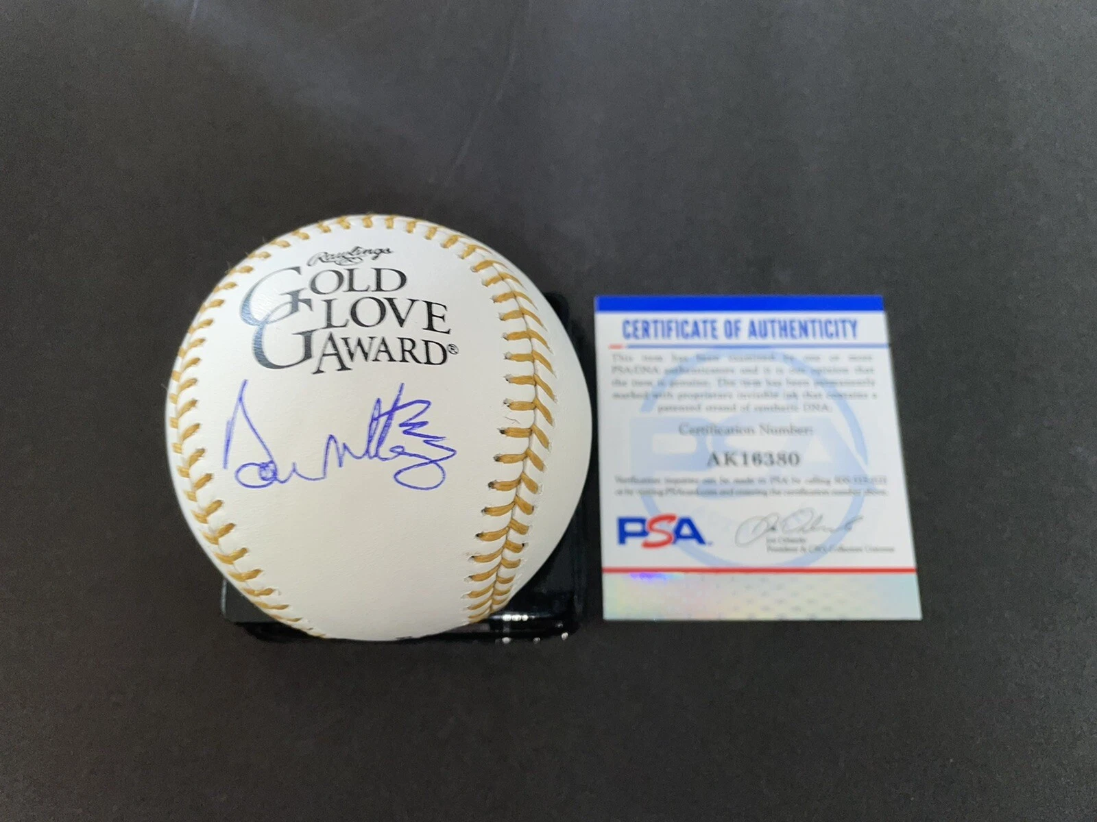Don Mattingly Signed Official Gold Glove Baseball New York Yankees PSA/DNA