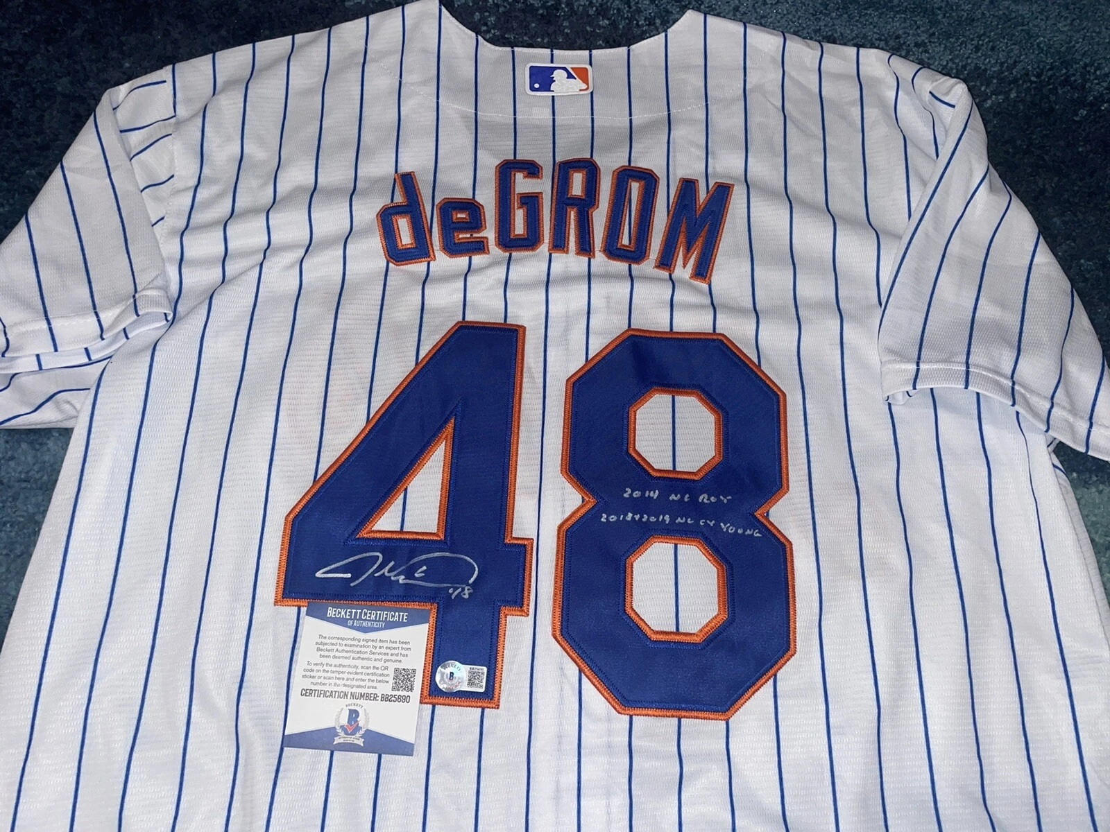 Jacob DeGrom Signed New York Mets Jersey ROY, 2x Cy Young Beckett Auth