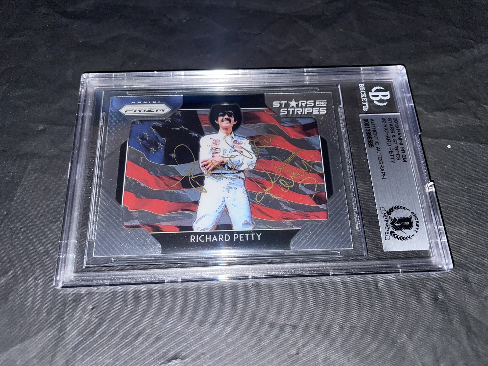 RICHARD PETTY SIGNED PANINI PRIZM STARS & STRIPES TRADING CARD BECKETT ENCAP COLLECTIBLE MEMORABILIA