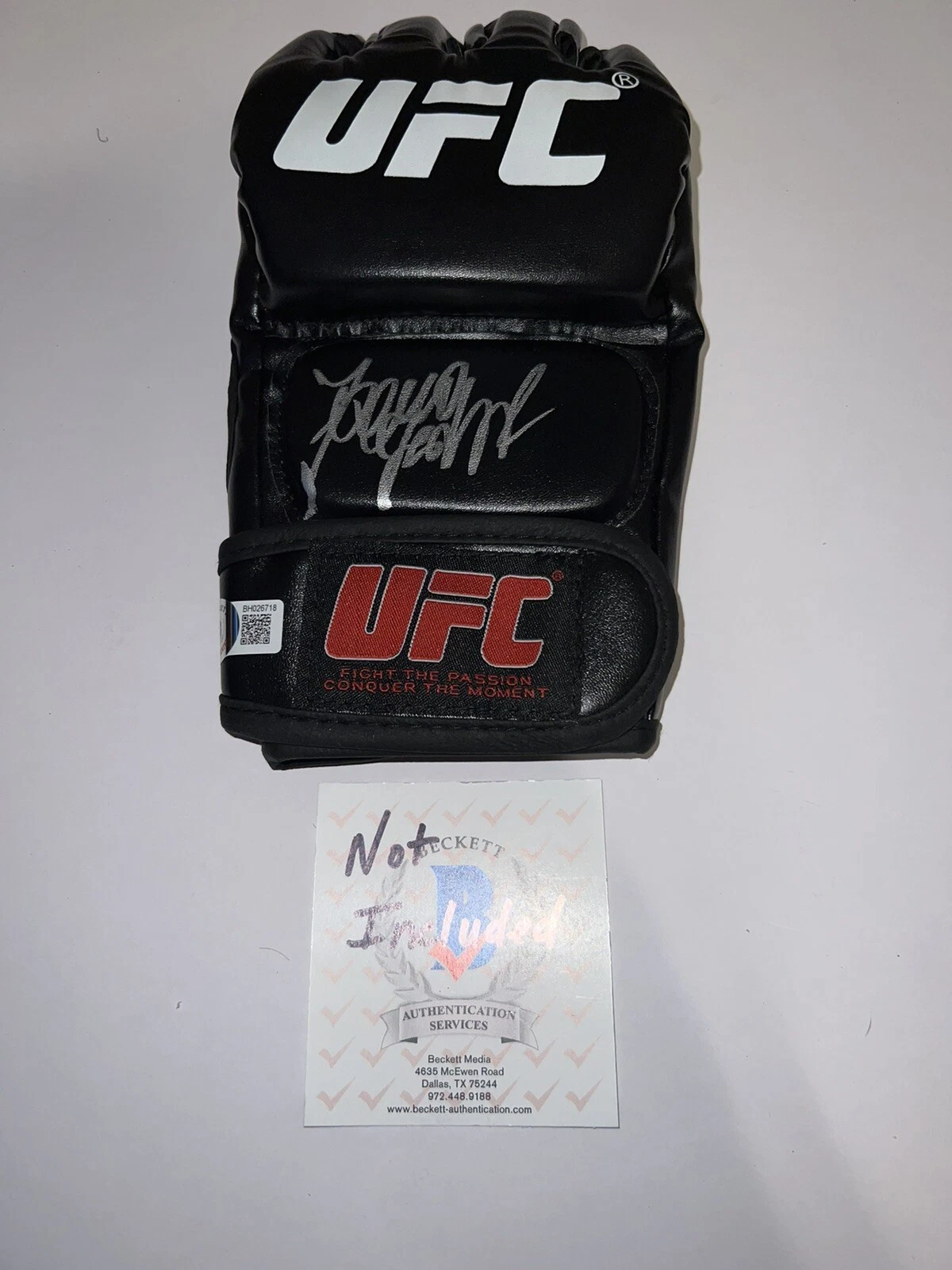 Joanna Jędrzejczyk Signed UFC Glove Strawweight Champion Poland Beckett #2