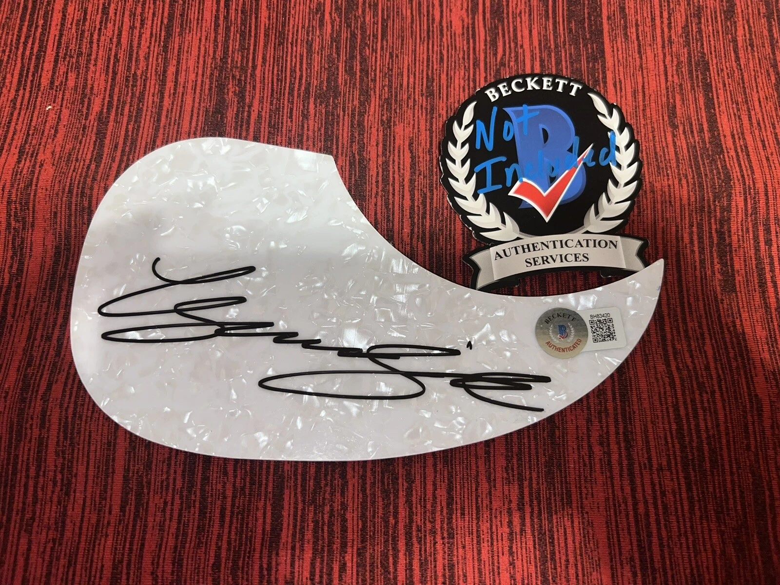 Lauren Spencer-Smith Signed Acoustic Pickguard Fingers Crossed Star Beckett