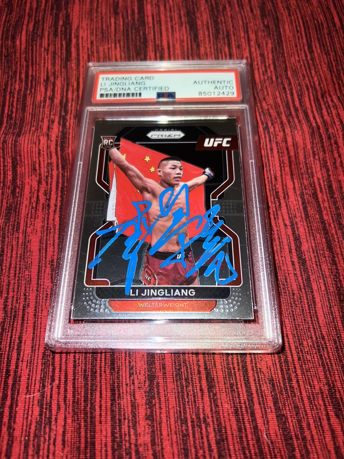 Li Jingliang Signed 2022 Panini Prizm Rookie UFC Trading Card PSA/DNA
