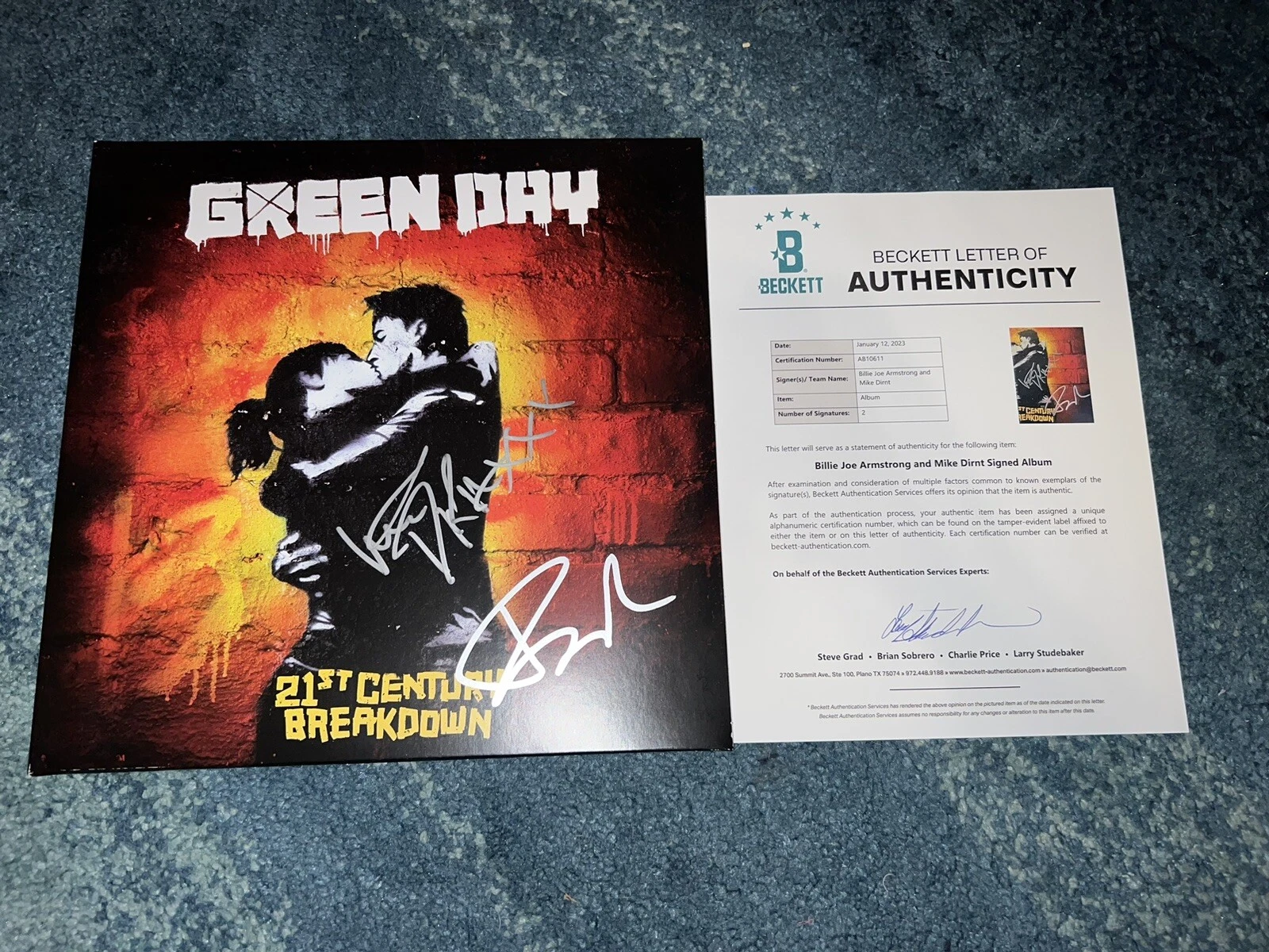 Billie Joe Armstrong & Mike Dirnt Signed 21st Century Vinyl Album Green Day BAS