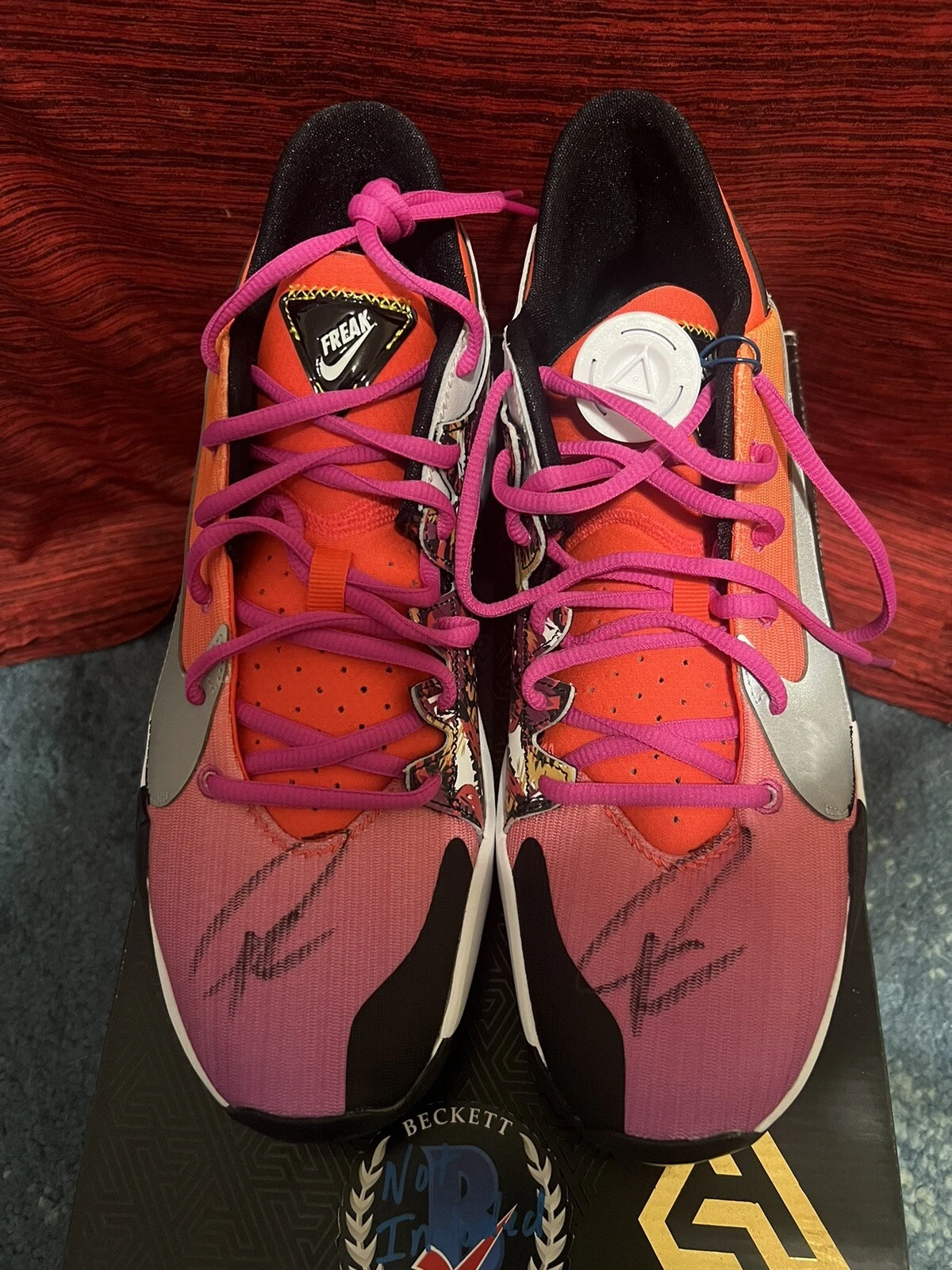 Giannis Antetokounmpo Signed Shoe Zoom Freak 2 Milwaukee Bucks Size 10 Beckett