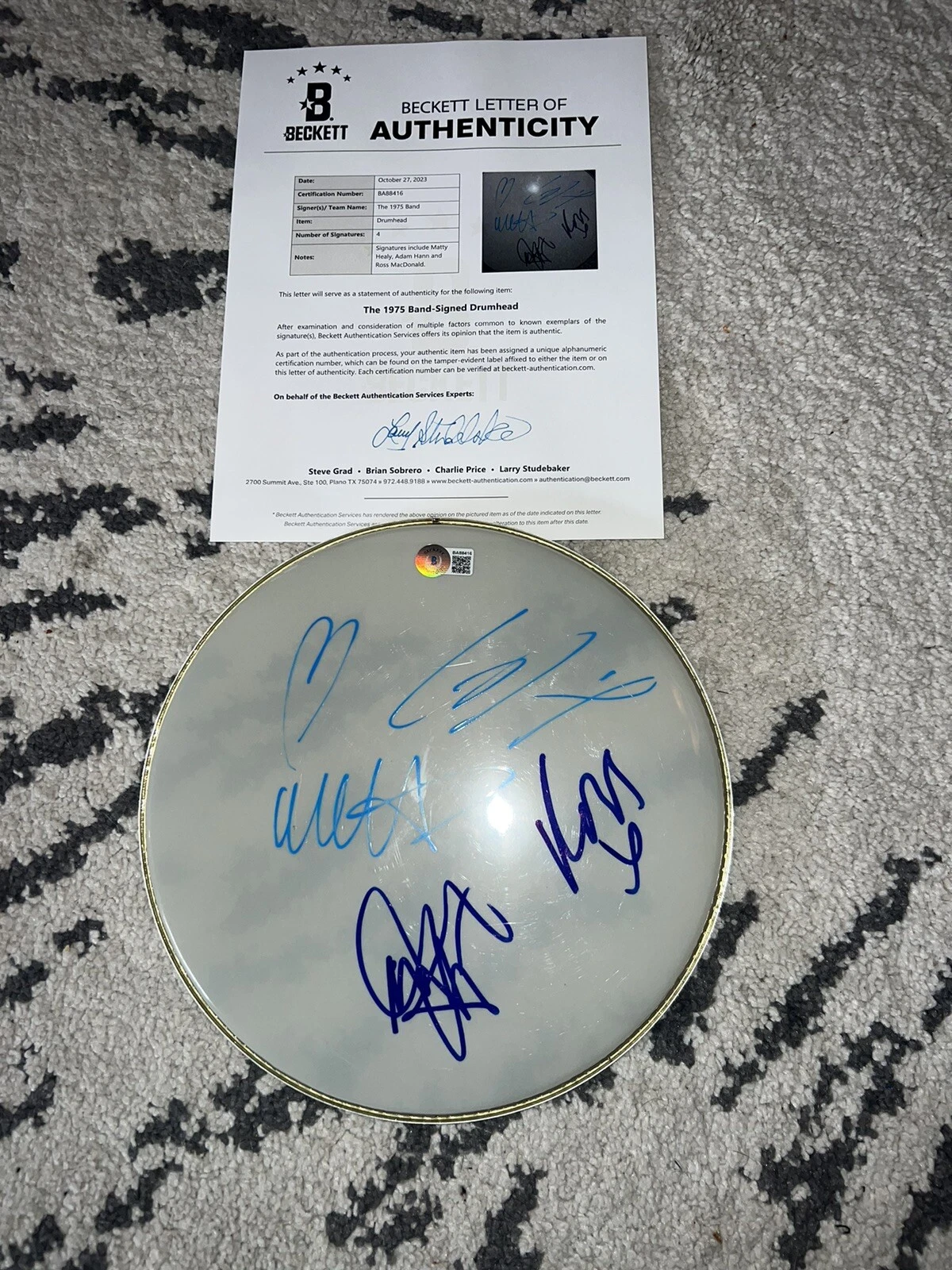 THE 1975 BAND SIGNED 10” DRUMHEAD  MATT HEALY, GEORGE, ADAM & ROSS BECKETT COLLECTIBLE MEMORABILIA