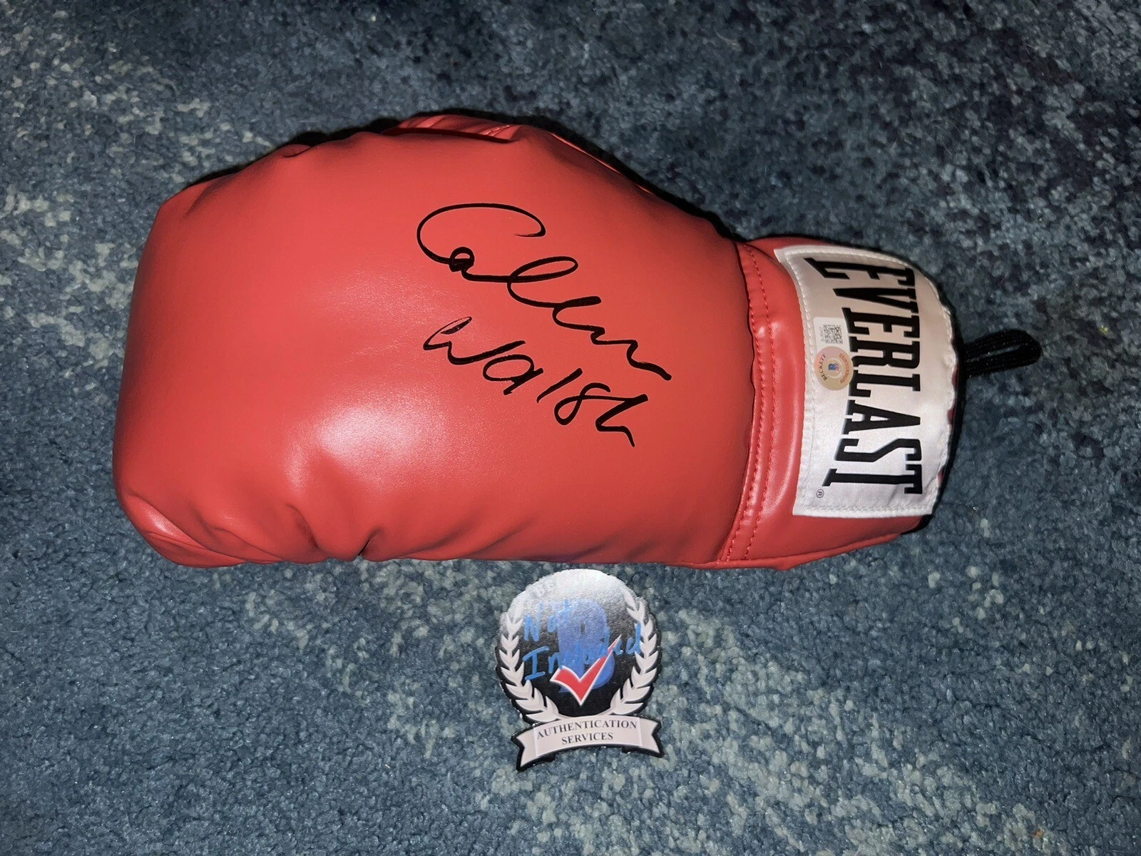 CALLUM WALSH SIGNED EVERLAST BOXING GLOVE KING UP & COMING FIGHTER BECKETT COLLECTIBLE MEMORABILIA