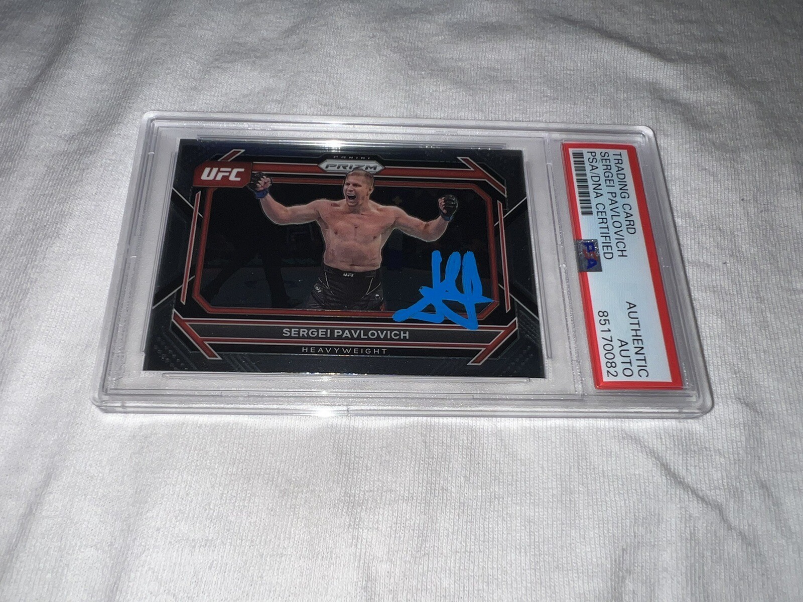 Sergei Pavlovich Signed 2023 Panini Prizm UFC Trading Card PSA/DNA