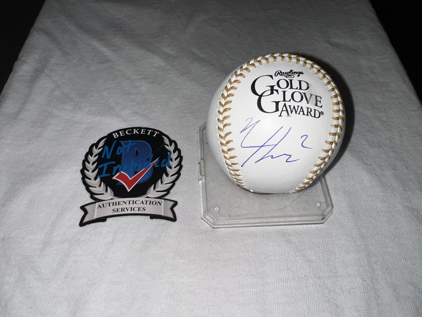 Nico Hoerner Signed Official Gold Glove Baseball Chicago Cubs Beckett
