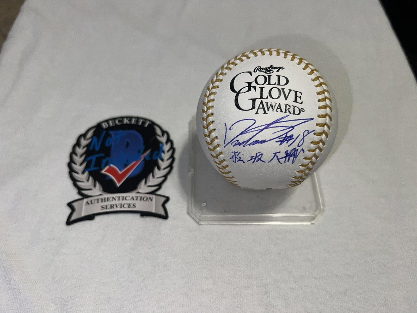 Daisuke Matsuzaka Signed Official Gold Glove Baseball Boston Red Sox Beckett
