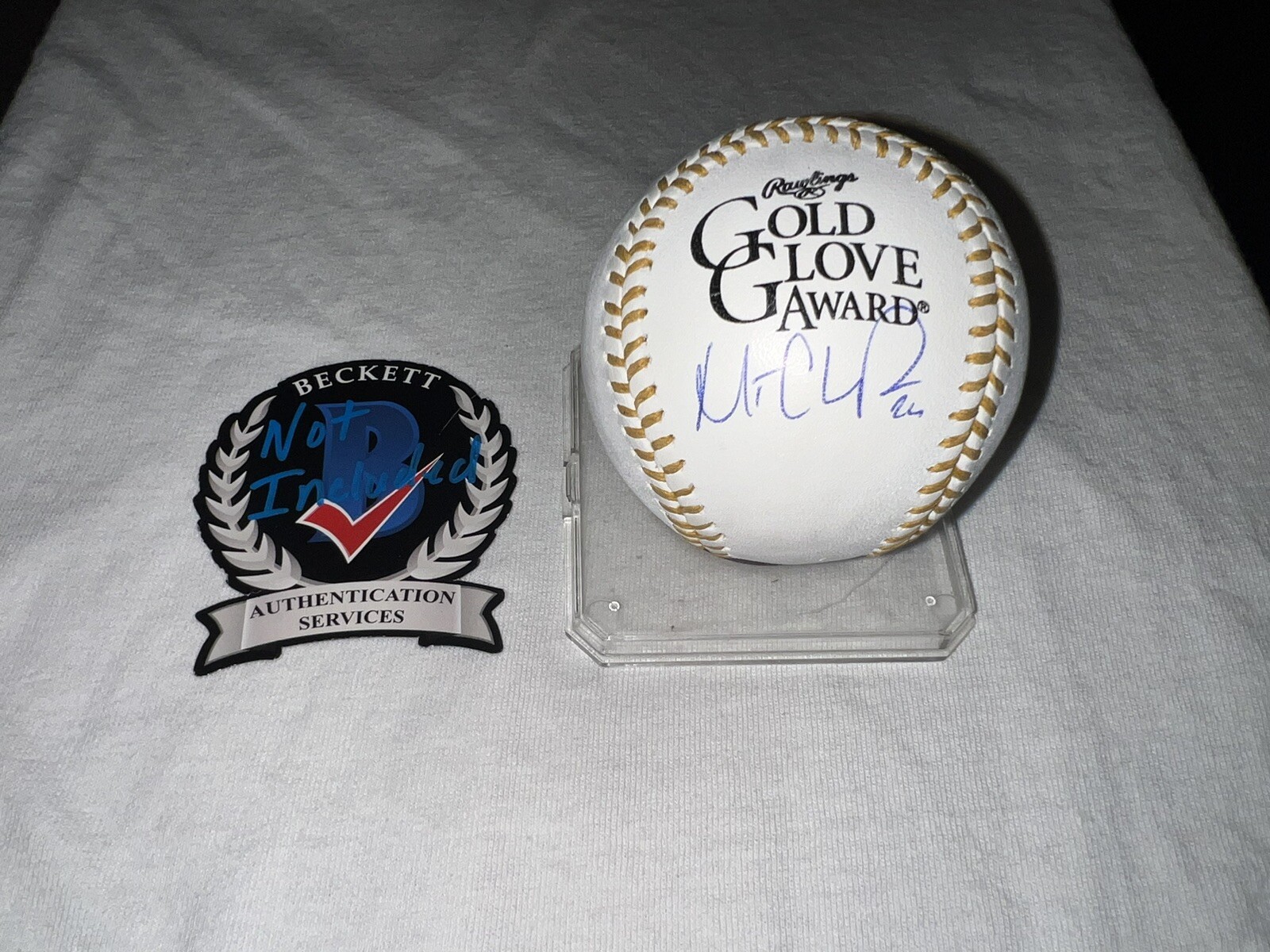 Matt Chapman Signed Official Gold Glove Baseball San Francisco Giants Beckett