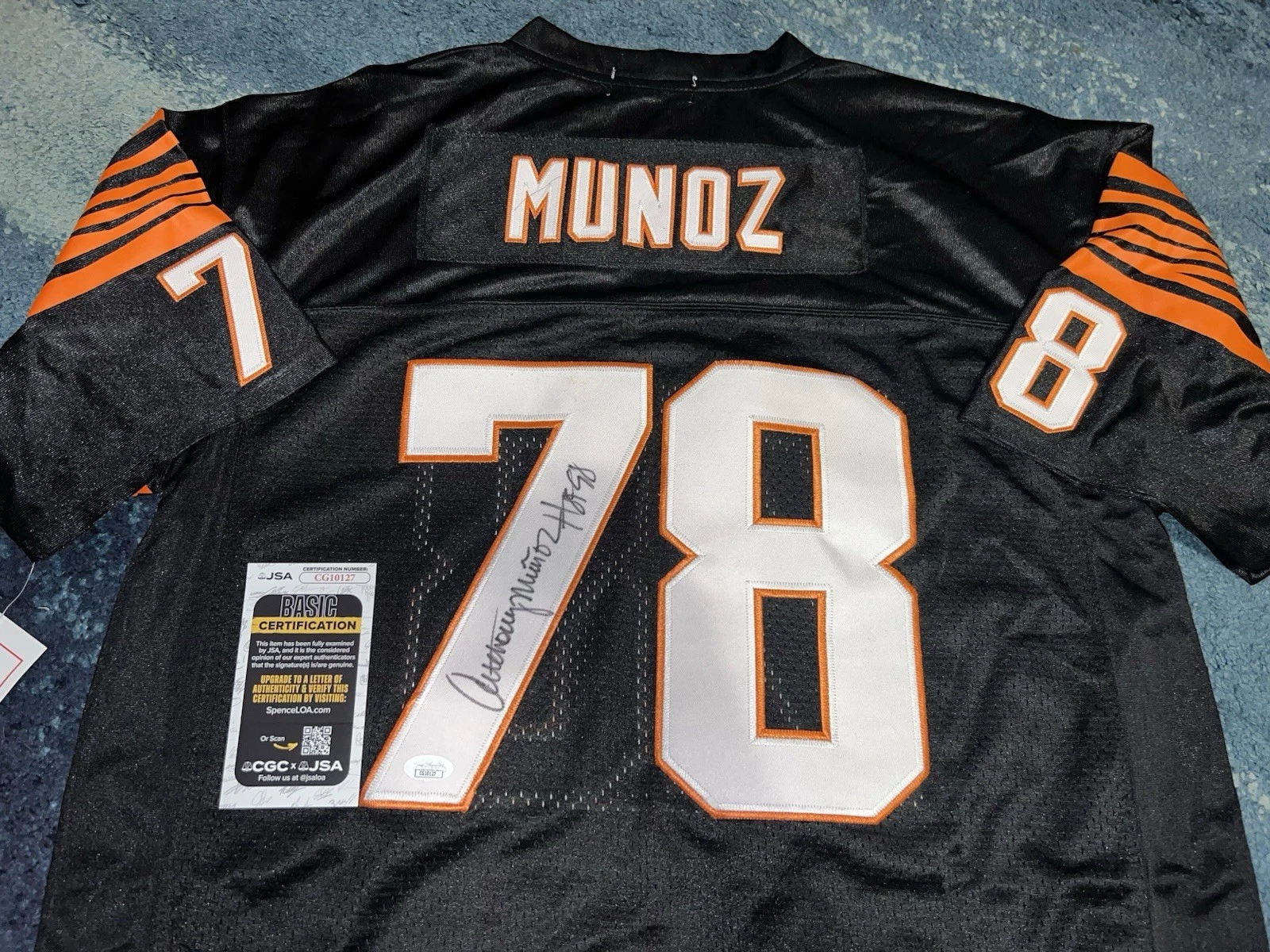 Anthony Munoz Signed Cincinnati Bengals Jersey HOF Legend Superstar JSA Auth #2